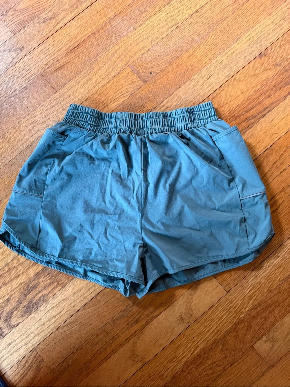 Women’s Elastic Waist Active Shorts in blue green